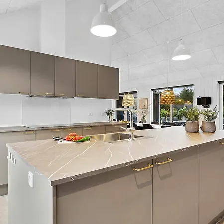 Spacious Retreat For 20 - By Traum Ferienhaus Henne Strand