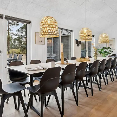 Spacious Retreat For 20 - By Traum Ferienhaus