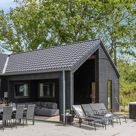 Ferienhaus Spacious Retreat For 20 - By Traum Henne Strand