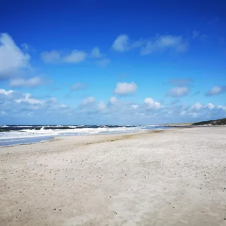 Spacious Retreat For 20 - By Traum * Henne Strand