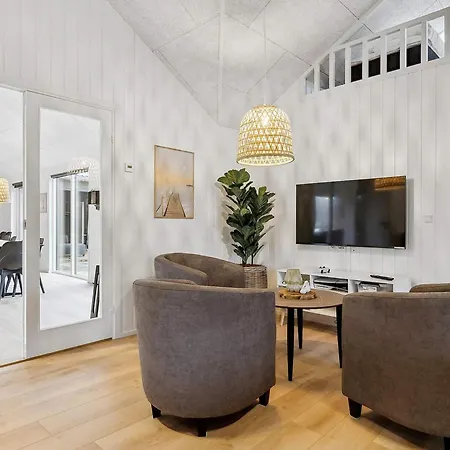 Dom wakacyjny Spacious Retreat For 20 - By Traum