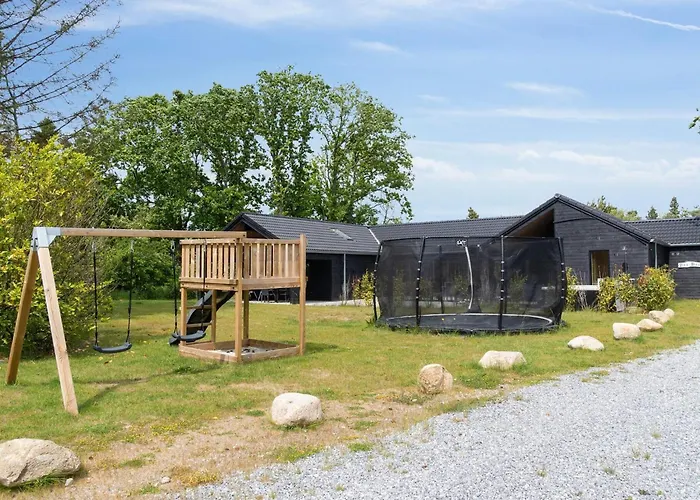Spacious Retreat For 20 - By Traum *
