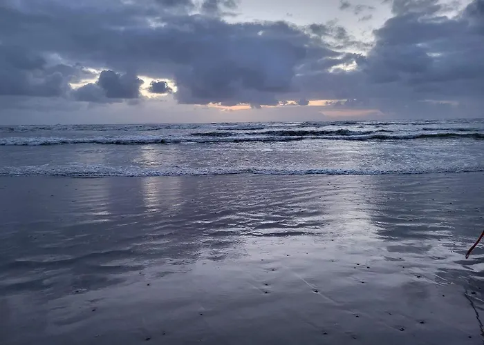 Spacious Retreat For 20 - By Traum Hébergement de vacances Henne Strand