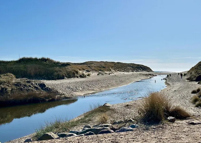 Spacious Retreat For 20 - By Traum * Henne Strand
